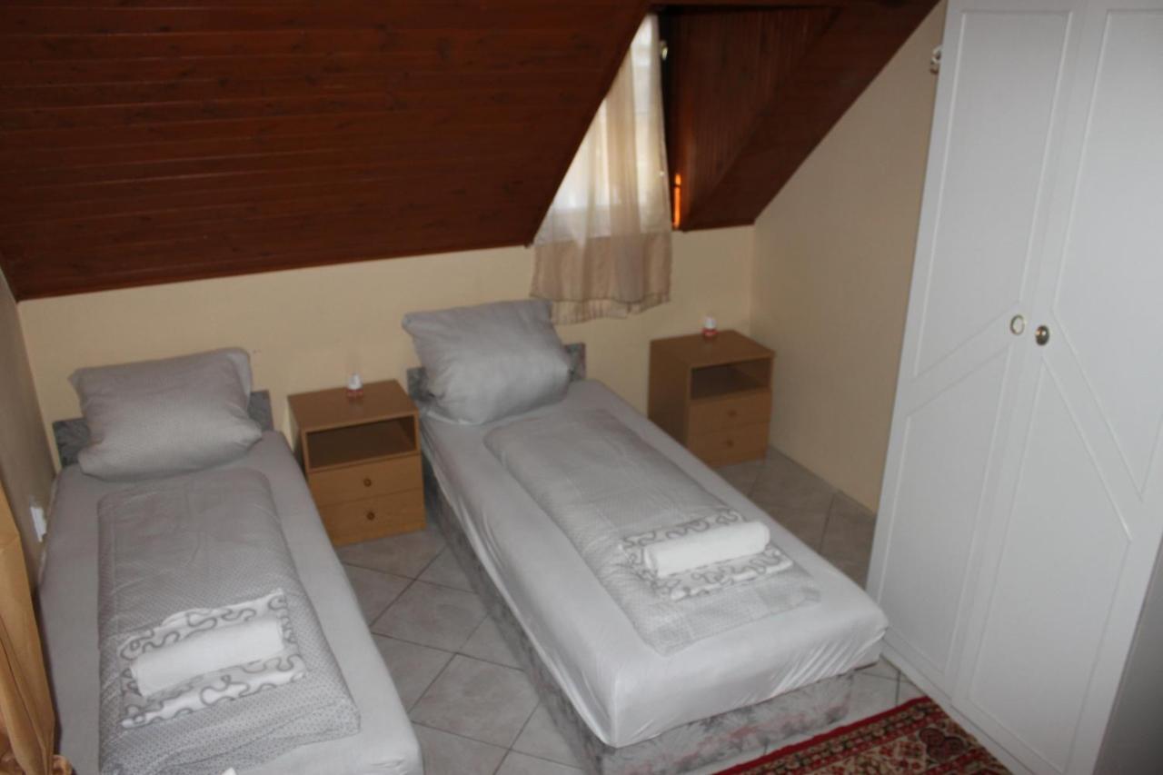 Koloska Apartmanhaz Balatonfüred Buitenkant foto